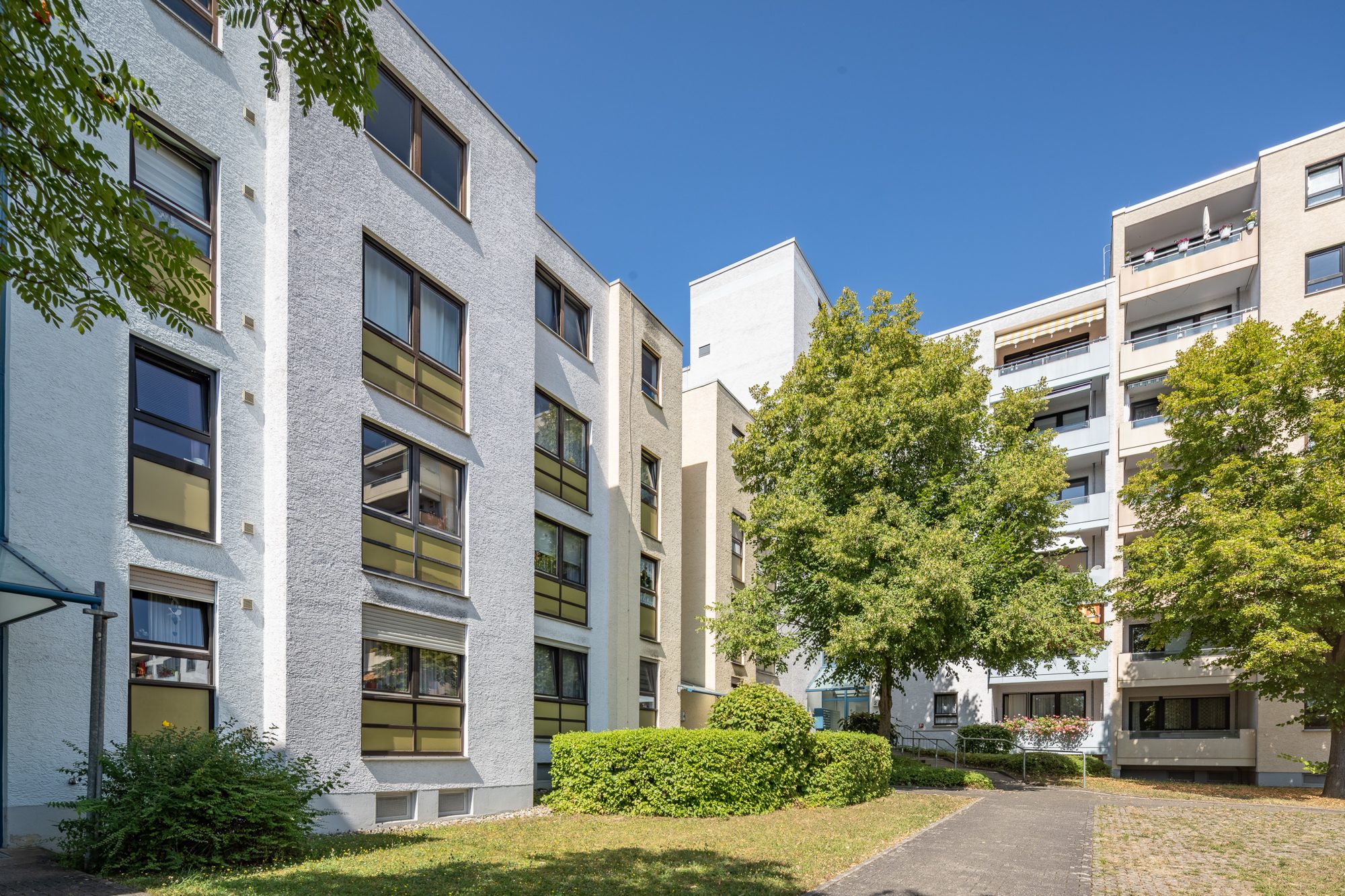 Immobilienangebot - Wiesbaden - Alle - Großzügige 3-ZKBB in Wiesbaden Biebrich mit Grünanlage