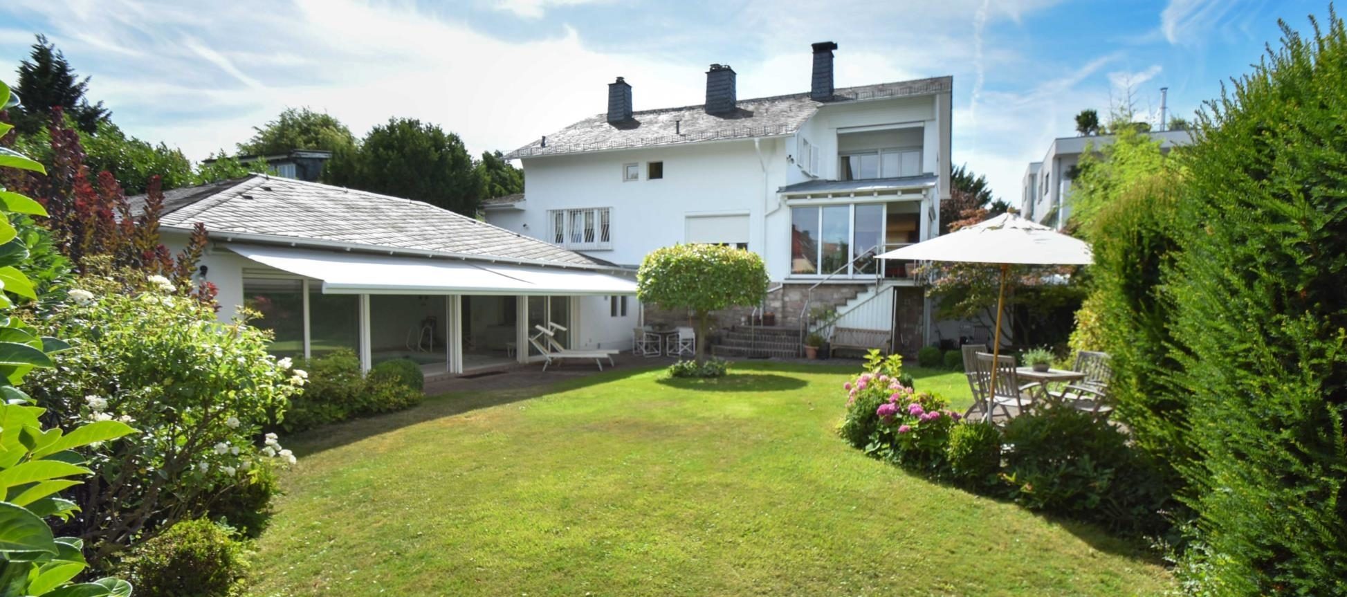 Immobilienangebot - Wiesbaden - Alle - Charmantes Haus für die Familie mit
eingewachsenem Garten
